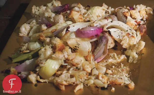 בצל קלוי עם קרוטונים Gruyère