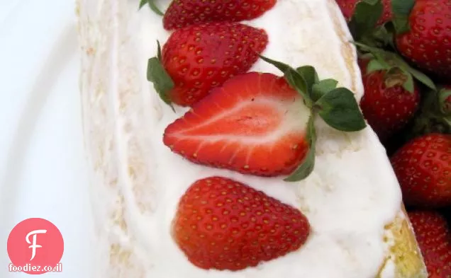 Brazo de Reina (תותים וקרם עוגה רול)