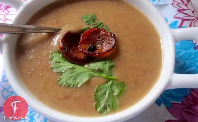 Crema de Frisoles con Chorizo ​​(מרק שעועית אדומה עם צ'וריסו)