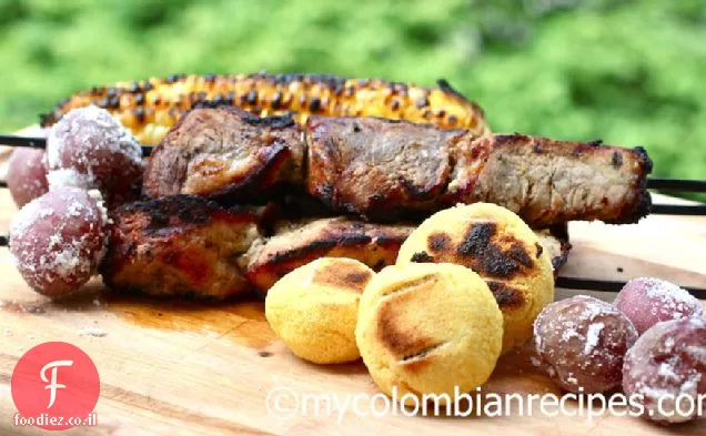 Chuzos o Pinchos de Cardo (שיפודי חזיר קולומביאני בגריל)