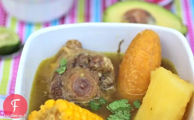 Sancocho דה קולה (מרק קולומביאני זנב שור)