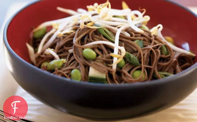 סלט אטריות מלפפון חריף עם Edamame