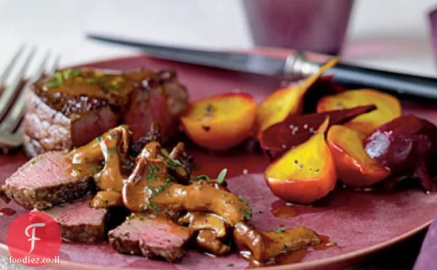ביזון מאובן סומאק עם רוטב Chanterelle וסלק