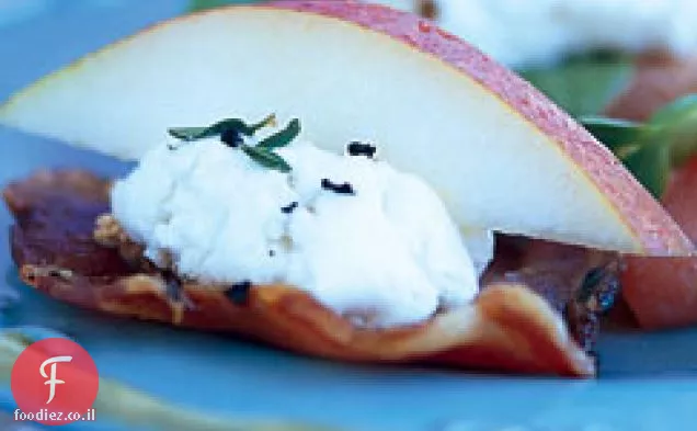 צ'יפס Pancetta עם גבינת עיזים ואגסים