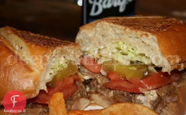 בשר בקר צלוי Po ' Boy עם רוטב