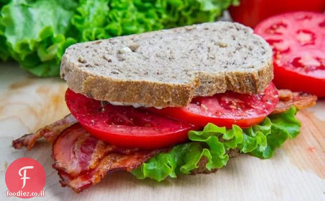 BLT (כריך חסה ועגבנייה בייקון)