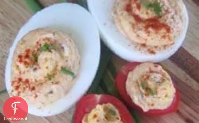 סלמון מעושן ביצים ועגבניות ממולאות