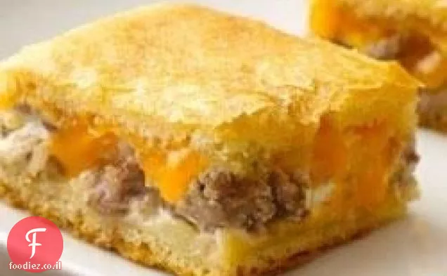 ריבועי חצי סהר נקניק וגבינה מ Pillsbury