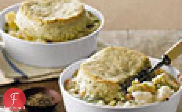 בקלה Potpies עם קרום ביסקוויט שמיר