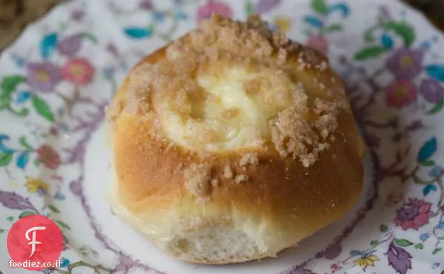 Kolaches עשה עם פתיתי תפוחי אדמה