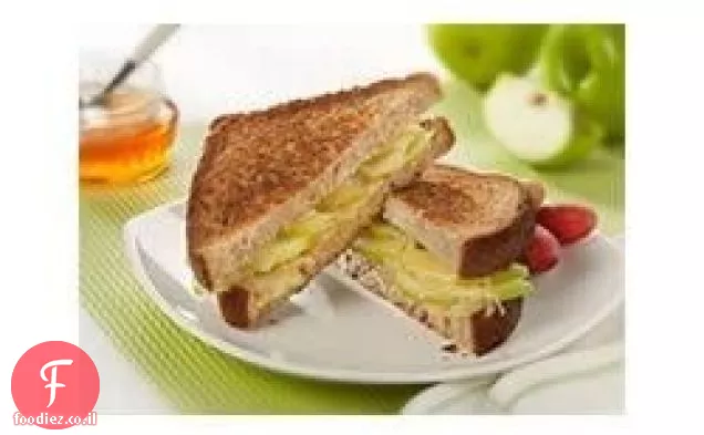תפוח ירוק בגריל וכריך Gruyere