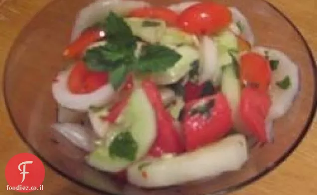 סלט תאילנדי מלפפון אסיאתי