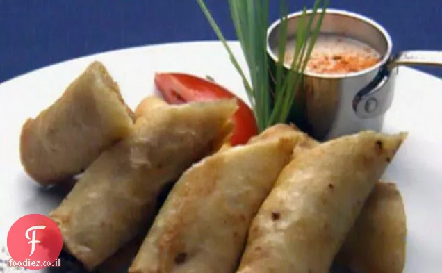 גבינת צ'וריסו Taquito עם סלסה נענע Tomatillo