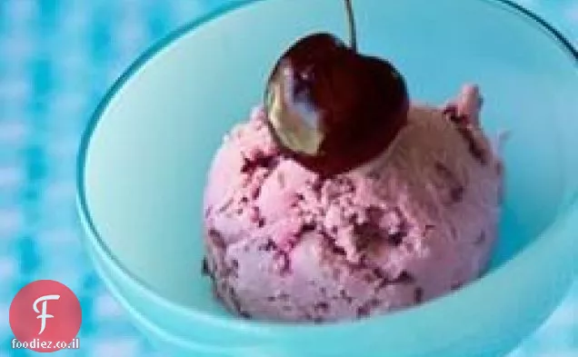 עוגת גבינה עם דובדבנים פרוזן יוגורט