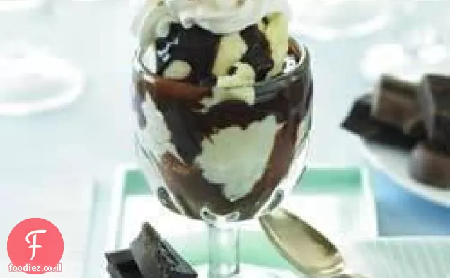רוטב פאדג' חם Ghirardelli®