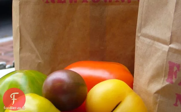 עגבניות Greenmarket עם תחליב בזיליקום ומוני חיטה מלאה