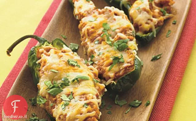 שעועית מטוגנת מחדש Poblanos עם גבינה