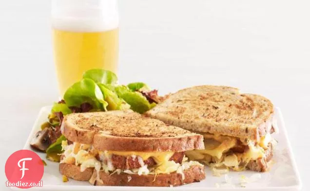 טופו Reubens עם סלט