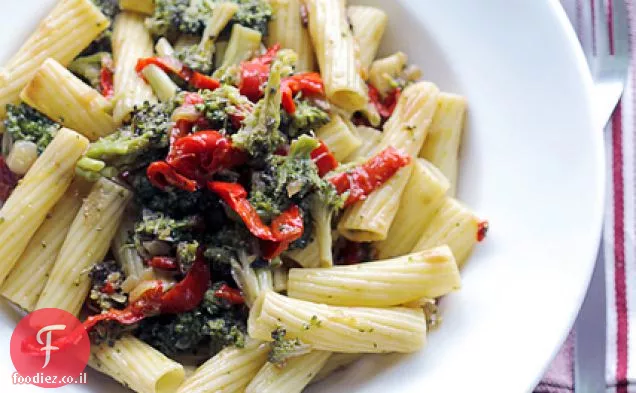 פלפלים אדומים ופסטה ברוקולי Maccheroni