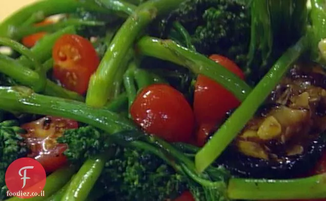 Broccolini עם קישואים בגריל ודלעת הקיץ