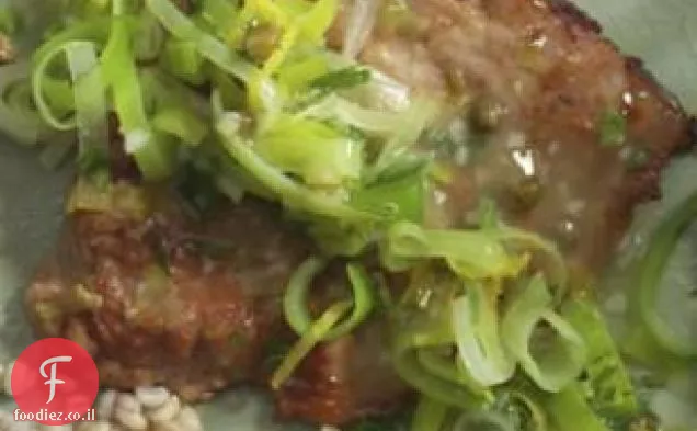 Scaloppine עגל עם לימון, צלפים & כרישה