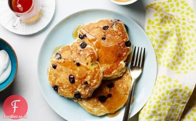 פנקייק אוכמניות עם חלב חמאה