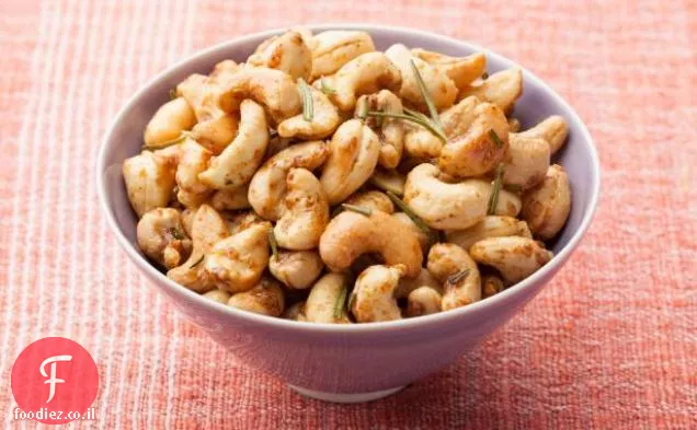 אגוזי קשיו צלויים ברוזמרין