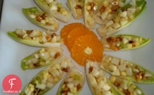 ביס סלט אגס אנדיב עם ויניגרט מייפל