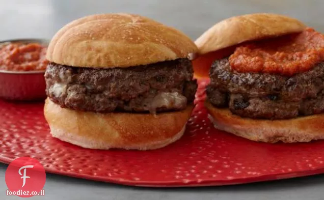 Killer Inside Out Burger עם קטשופ עגבניות ווסטרשייר