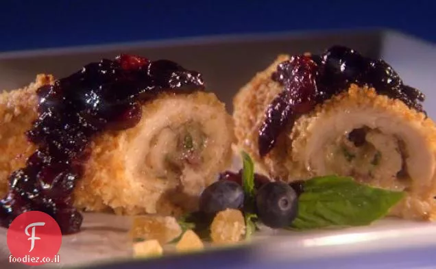 רול אפיית קורדון עוף עם ג'ינג' ר ' N ' Spice אוכמניות Chutney