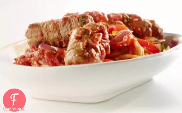 Braciola ונקניק רוטב יום ראשון