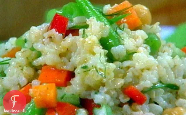 סלטי אורז ירקות עם שעועית