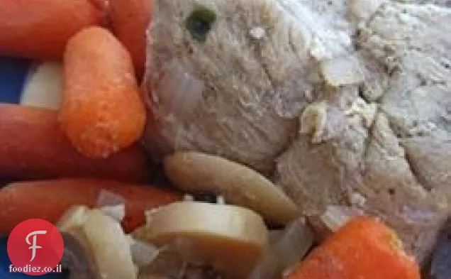 בשר חזיר מבושל איטי עם בירה וירקות