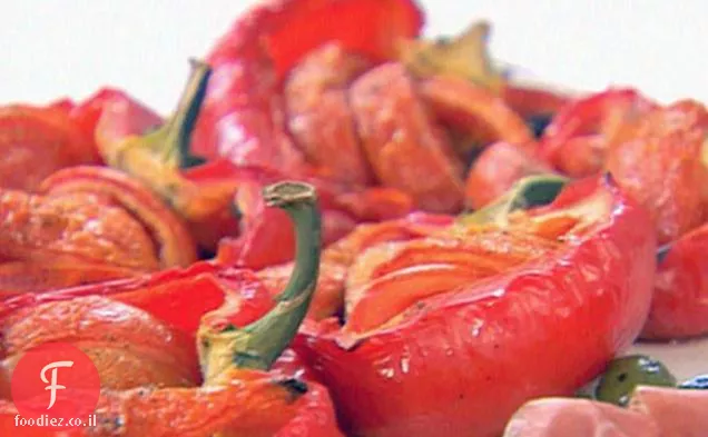 עגבניות ממולאות פלפלים