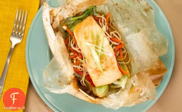 סלמון שומשום זנגביל en Papillote