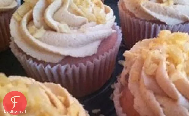 Pbj Cupcakes-עוגות ברי עם ציפוי חמאת בוטנים