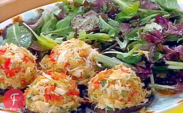 סרטנים ממולאים Portobellos וחרדל הדרים לבושים ירוקים