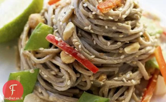 אטריות Soba בוטנים מתובל