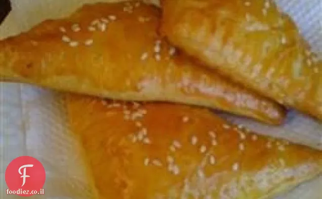 מחזורי פטריות חצי סהר מתקלפים