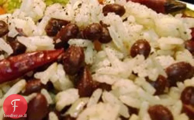 אורז קוקוס עם שעועית שחורה