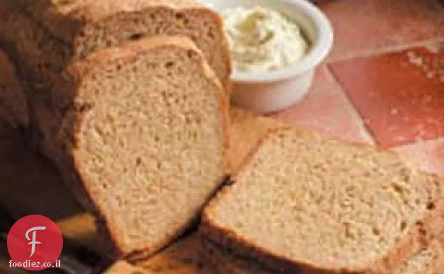 לחם שלושה דגנים