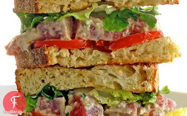 כריך טונה Ahi