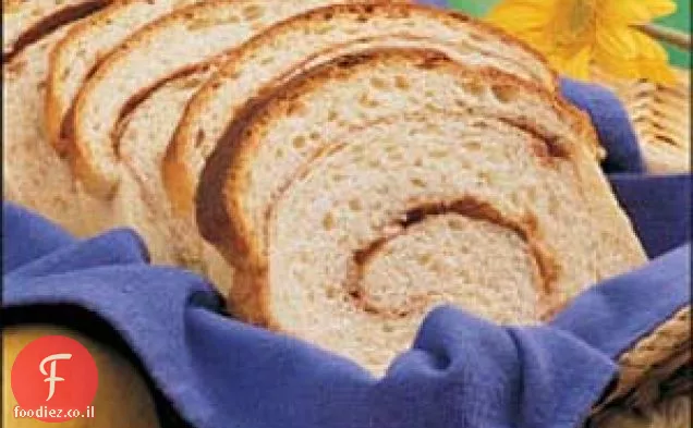 לחם אגס קינמון-מערבולת