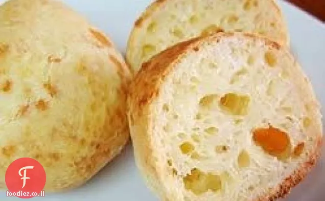 לחם גבינה ברזילאי (פאו דה קוויג'ו)