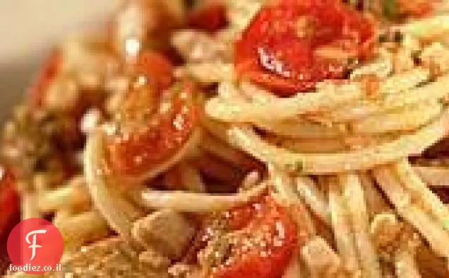 ספגטי עם טונה ועגבניות שרי
