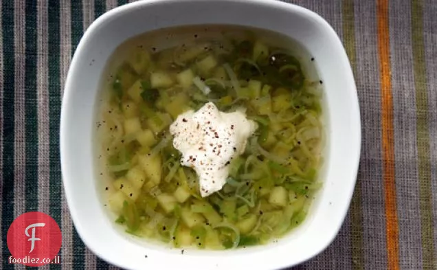 ארוחת ערב: מרק כרישה ותפוחי אדמה