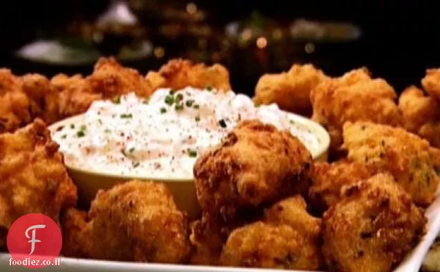 שרימפס Hushpuppies עם מטבל בצל וידליה