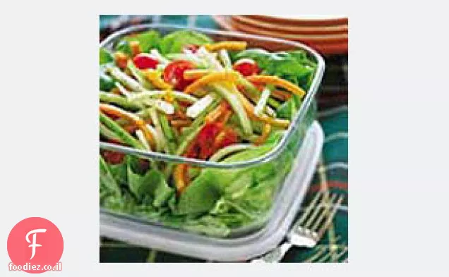 סלט קיץ פריך עם רוטב חווה Jalapeno