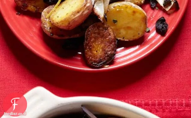 תפוחי אדמה קלויים עם לימון, אורגנו וזיתים