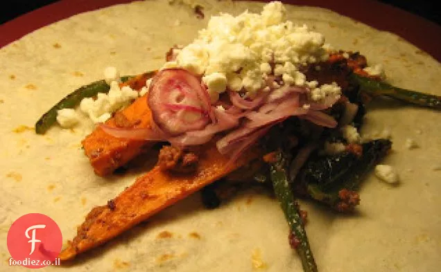 צ'וריסו, Poblano ו-Yam Fajitas עם בצל אדום במרינדה סיד